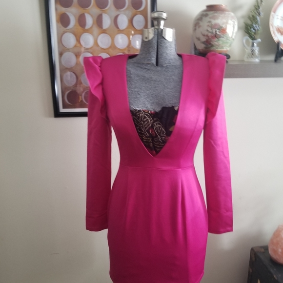 Deep V dress - Picture 12 of 12